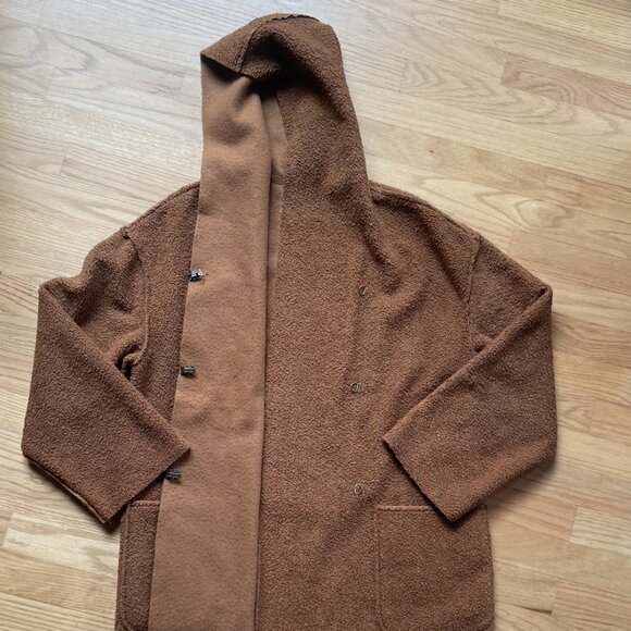 Max Studio Hooded 3 Clasp Teddy Jacket EUC - Picture 4 of 5